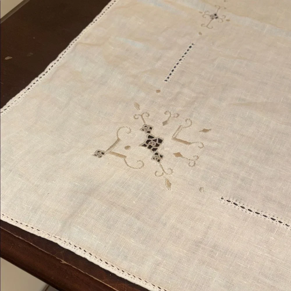 Vintage  Cream Embroidered Tablecloth 33x31.5”